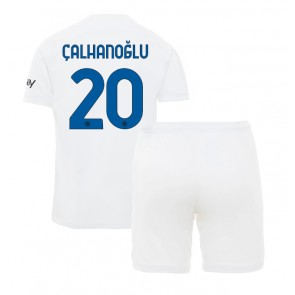 Inter Milan Hakan Calhanoglu #20 Borta Kläder Barn 2023-24 Kortärmad (+ Korta byxor)